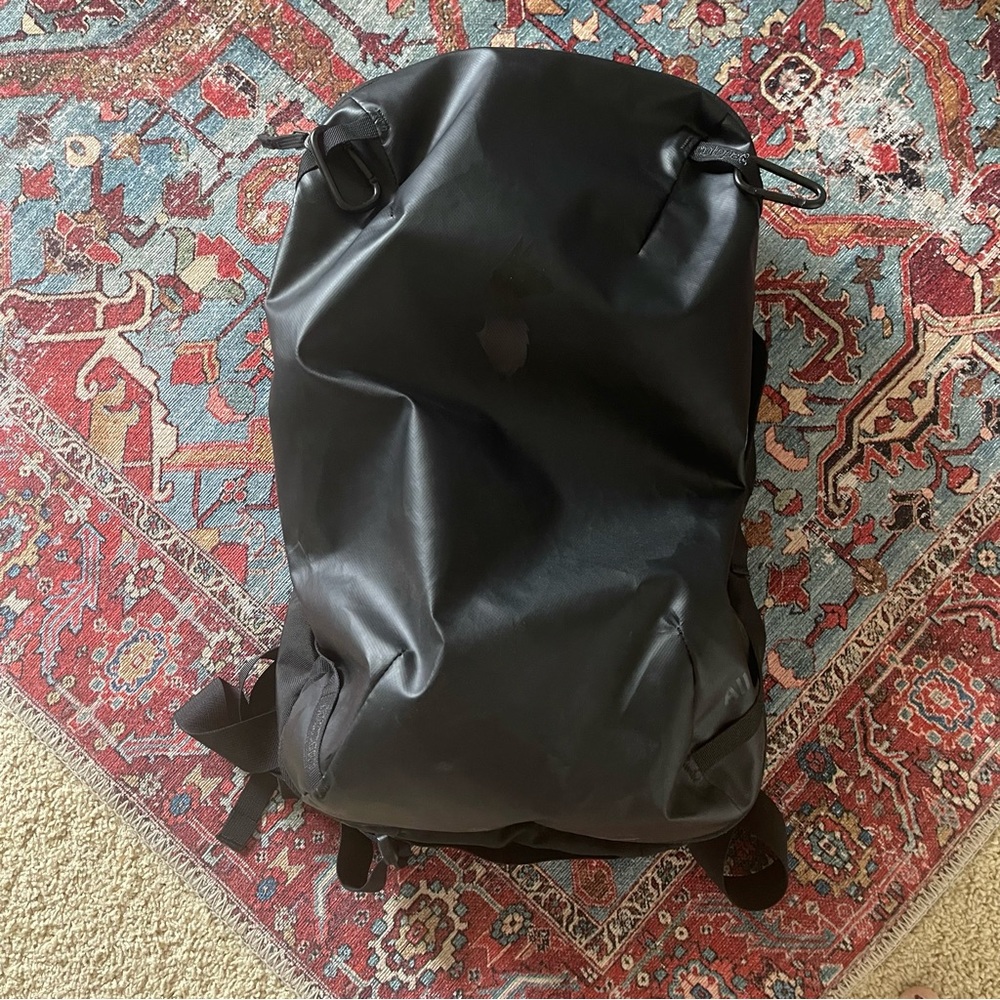 Cotopaxi Allpa 28L Travel Backpack (black)